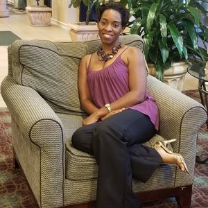 Meet your Posher, Demetria